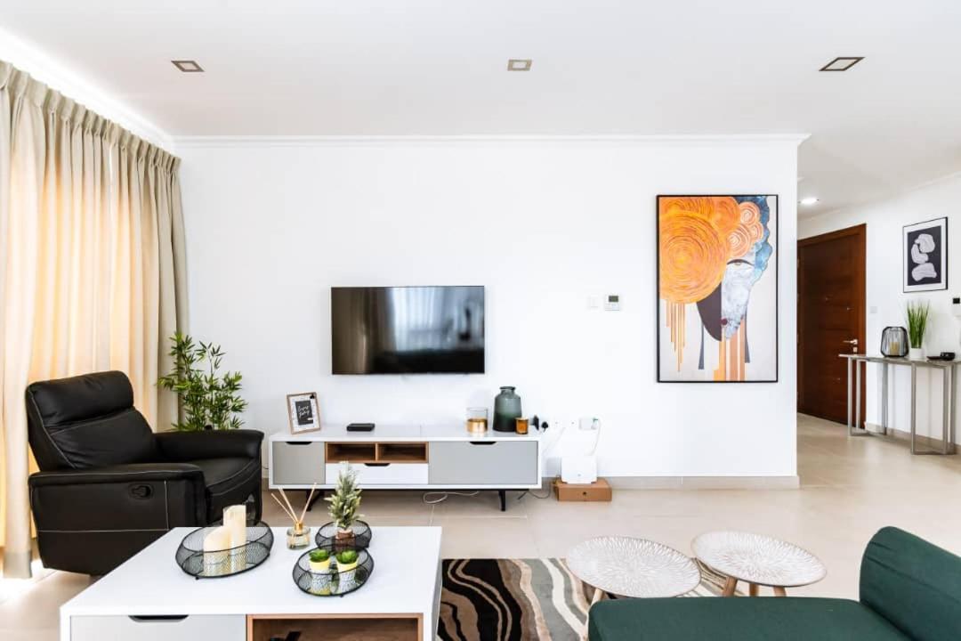 Amazing 2 Bedroom Room Space Available Accra Exterior foto